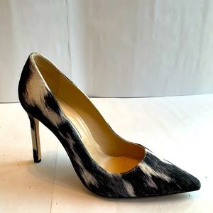 Manolo Blahnik Black and White 4” Heel Pump Size 39.5 EUC